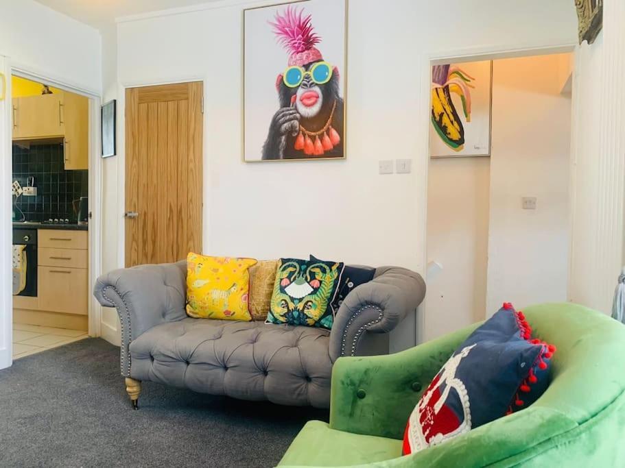 Funky 2 Bedroom In Town Centre *