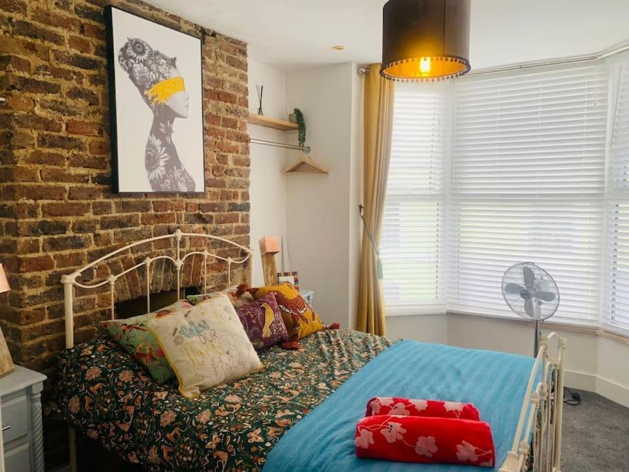 Apartment Funky 2 Bedroom In Town Centre Hastings