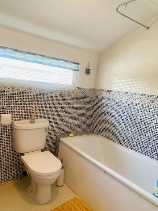 Apartment Funky 2 Bedroom In Town Centre *